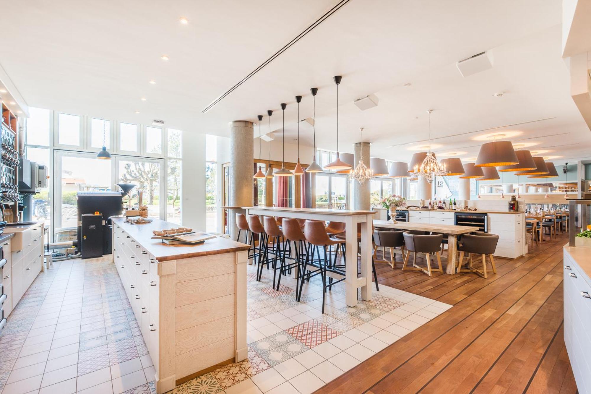 Strand-hotel Huebner Hotel 4*