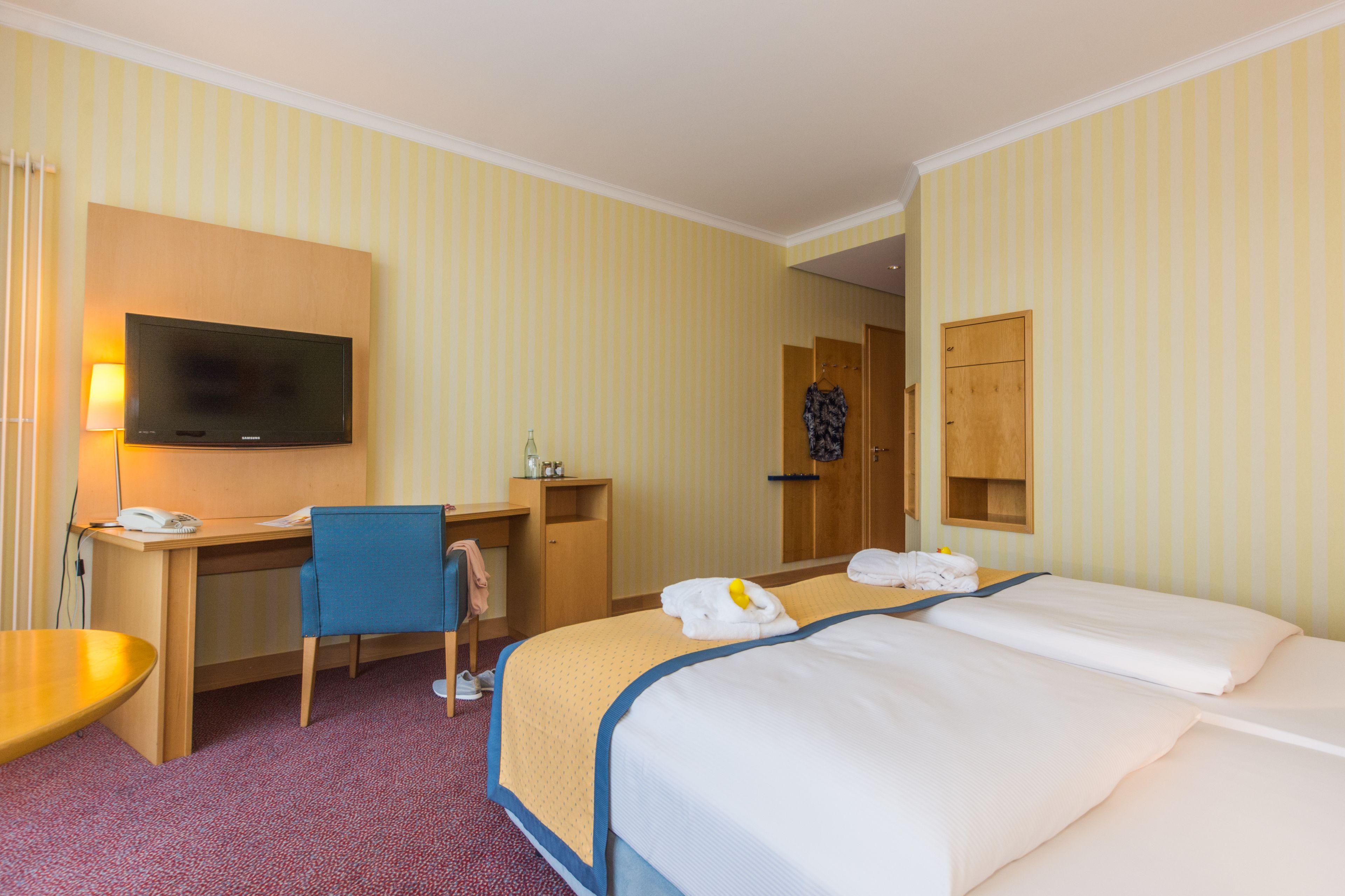 Strand-hotel Huebner Hotel 4*