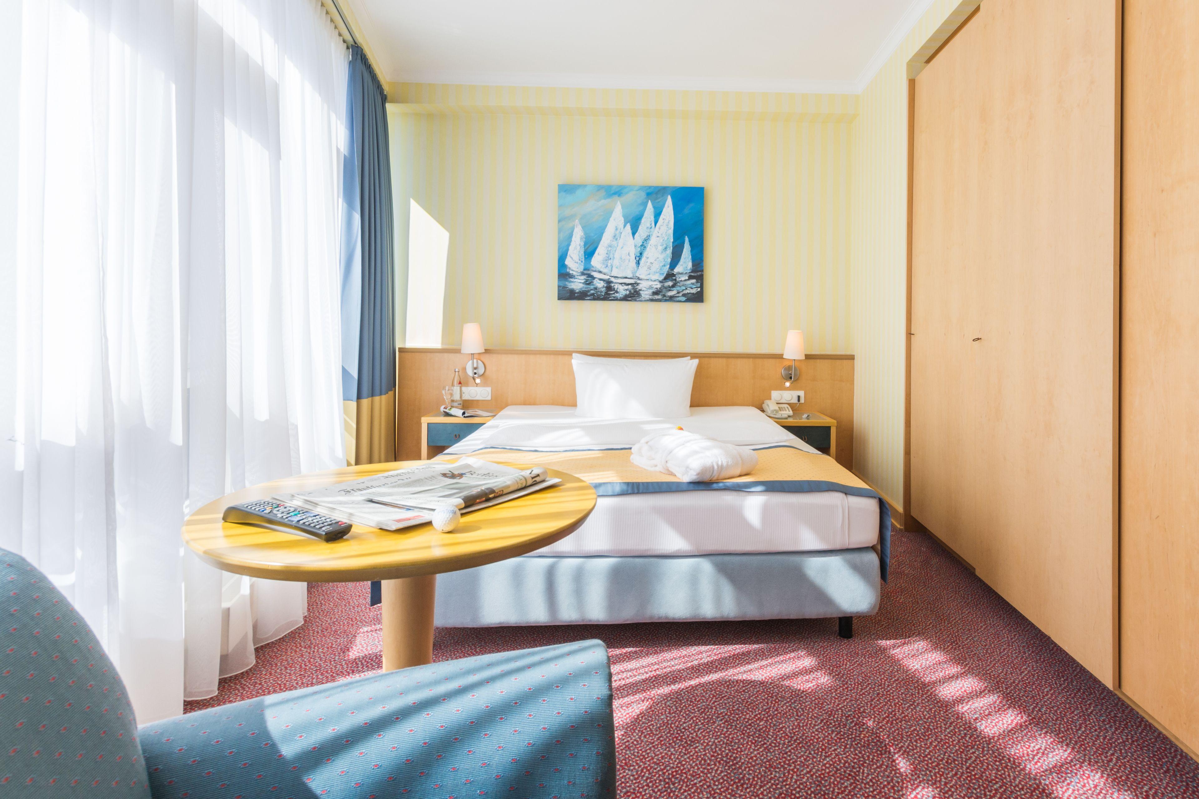 Strand-hotel Huebner Hotel 4*