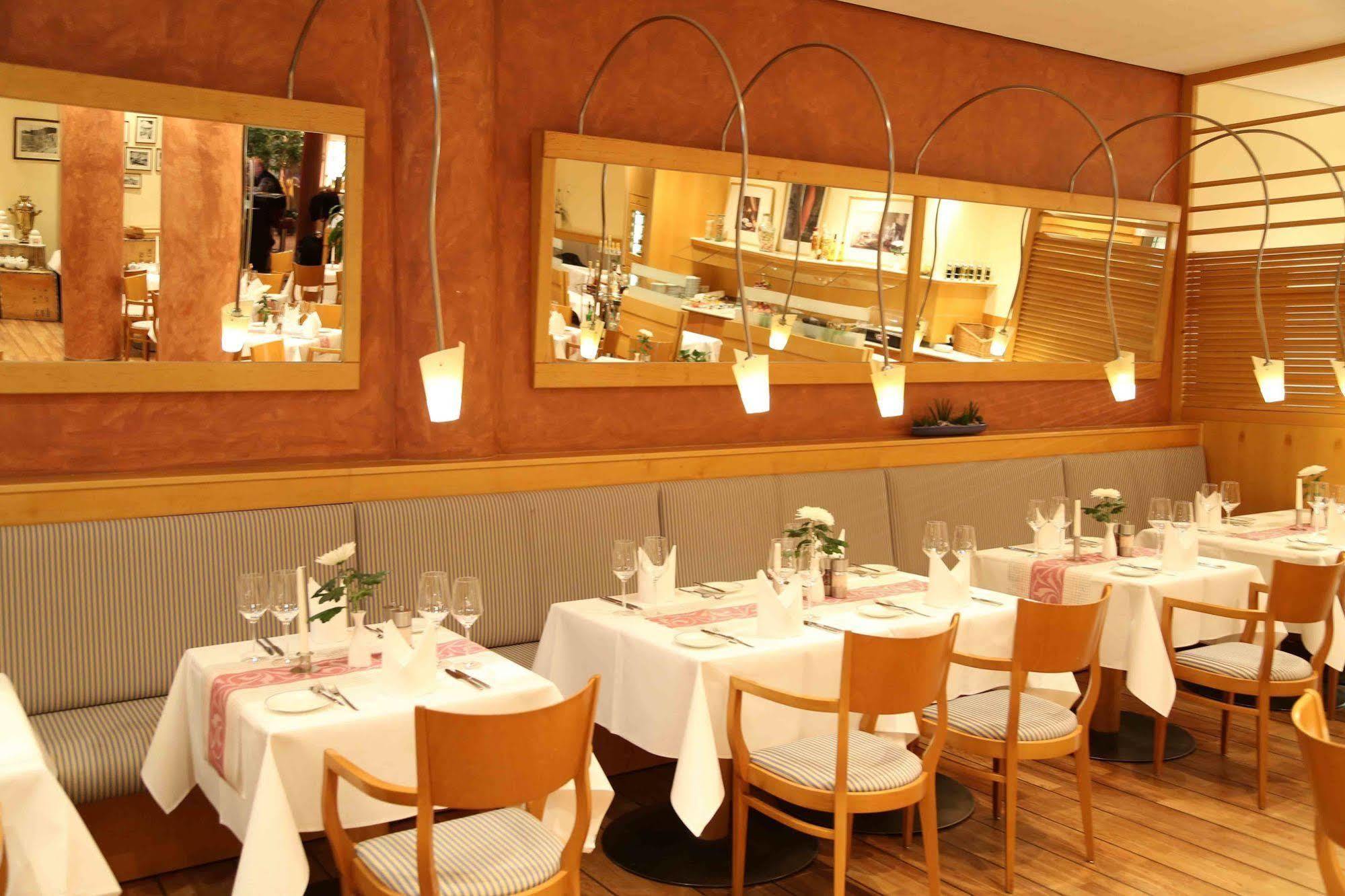 Strand-hotel Huebner Hotel