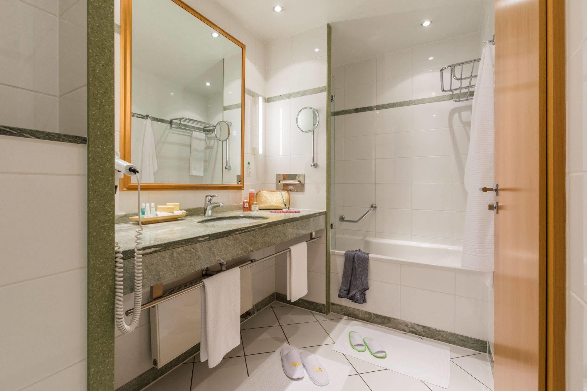 Hotel Strand-hotel Huebner